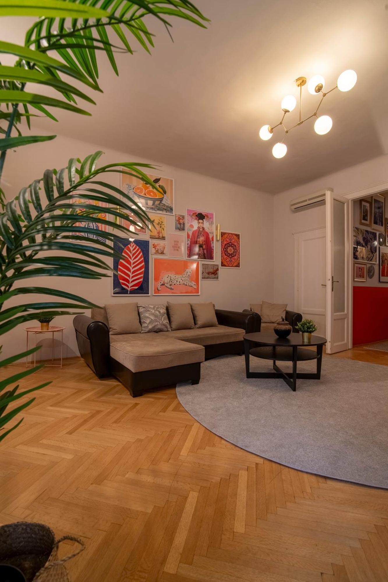 Be A Budapester Екстер'єр фото